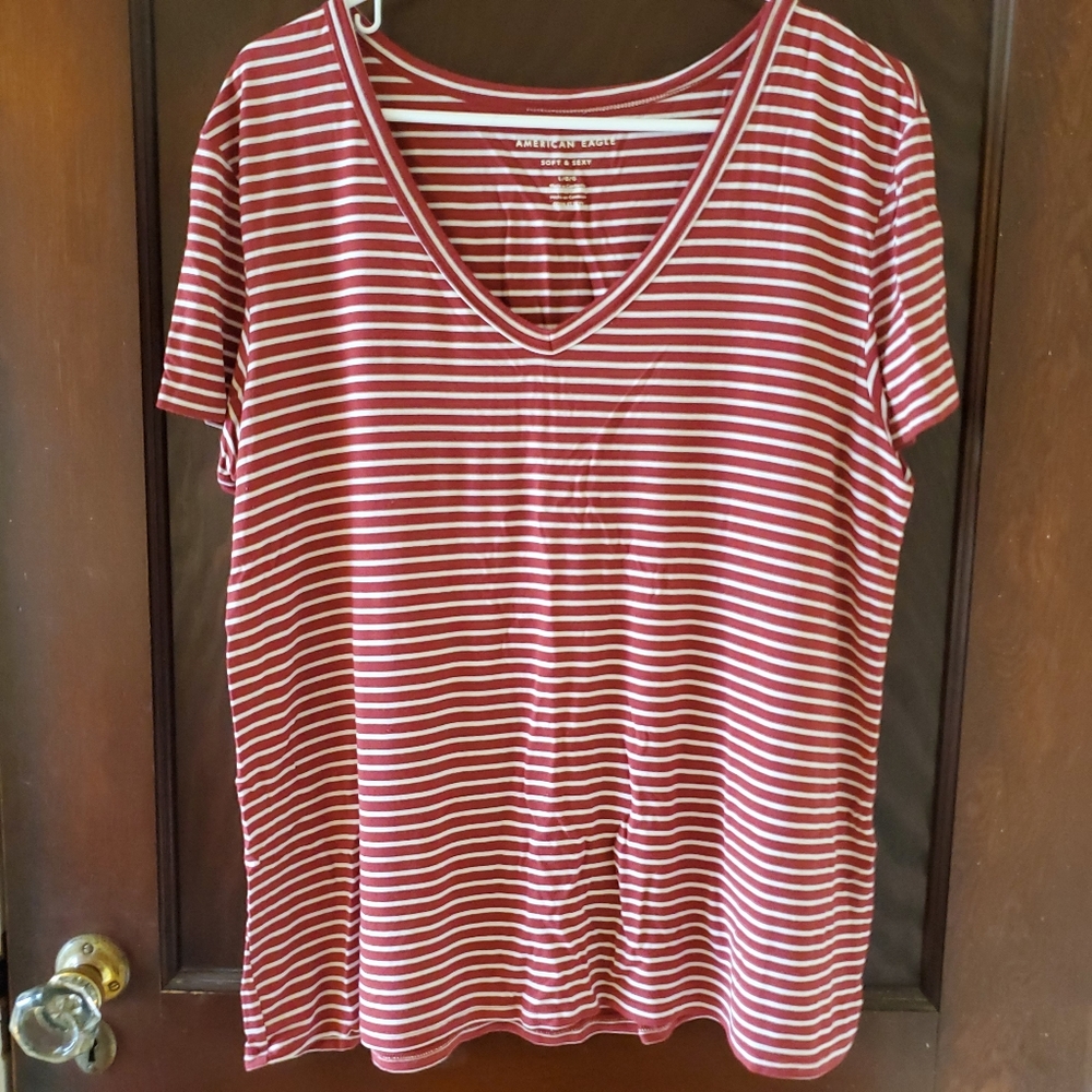 Soft & Sexy v-neck tee